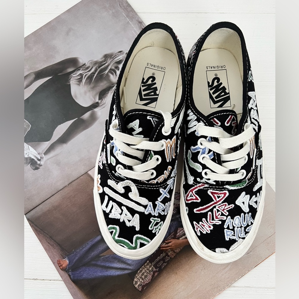 VANS stylish women’s sneakers